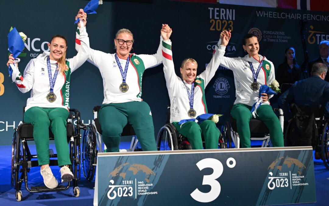 Újabb bronz, a kerekesszékes női tőrcsapattól