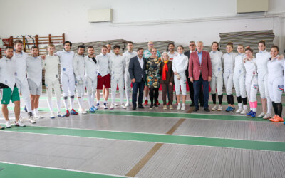 Tatán át visz az út Párizs felé