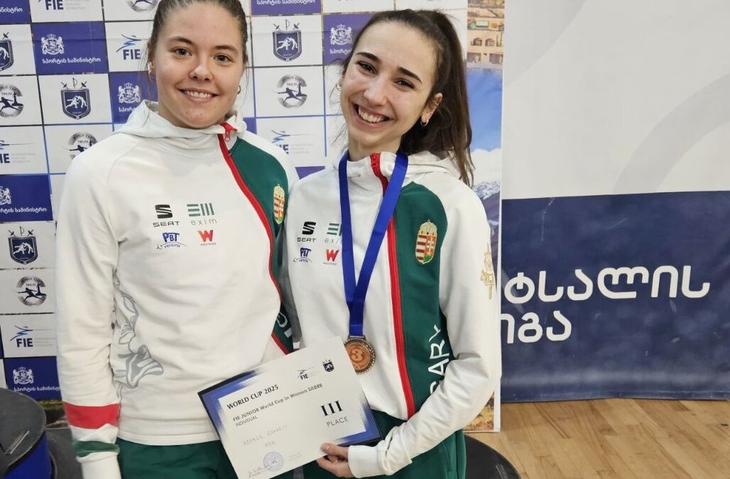 Zsani bronzérmes, Anna ötödik a junior női kard Vk-n