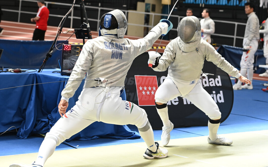 Hét férfi kardozónk főtáblás