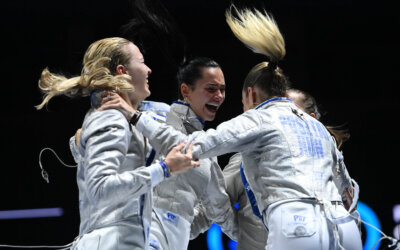 Utolsóként a kardozók is elkezdik