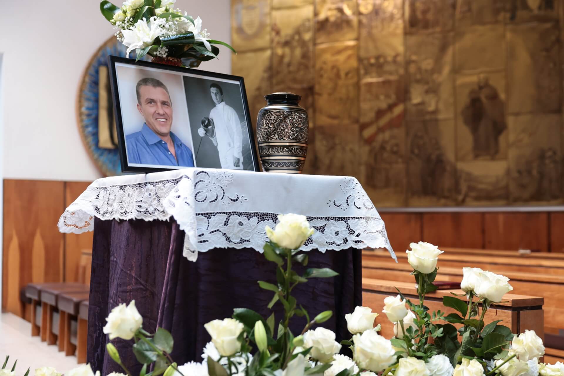 köves virágok fekvő