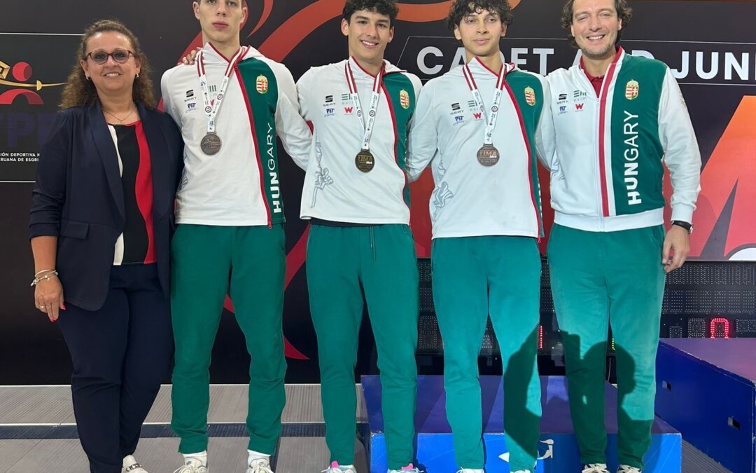 Három érem, közte arany Limából