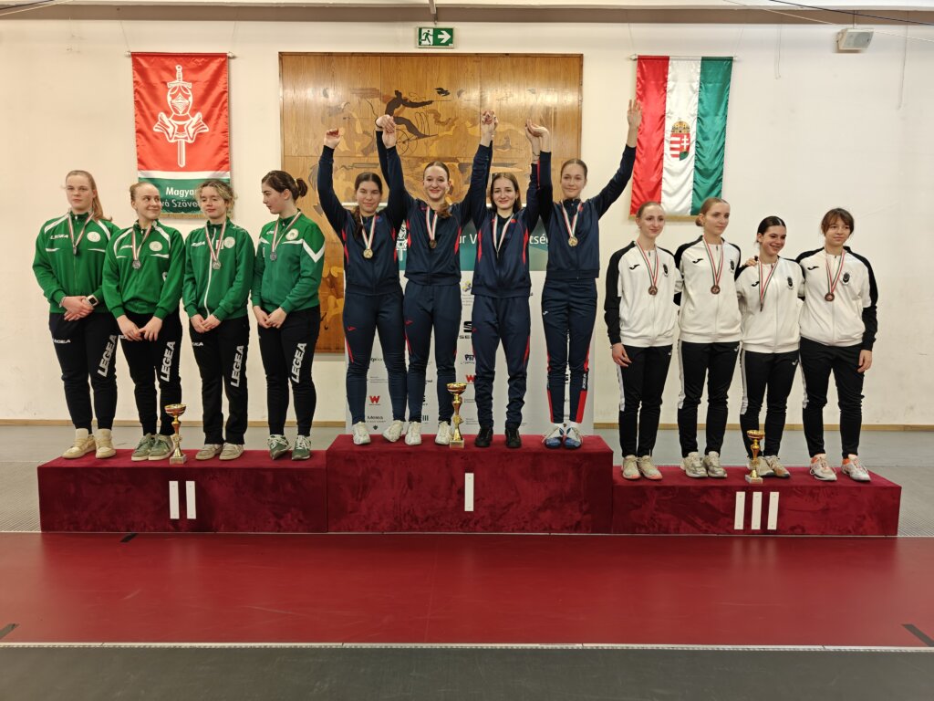 A TFSE és a Vasas a kadet kardbajnok 3 kad noi kard csb dobogo