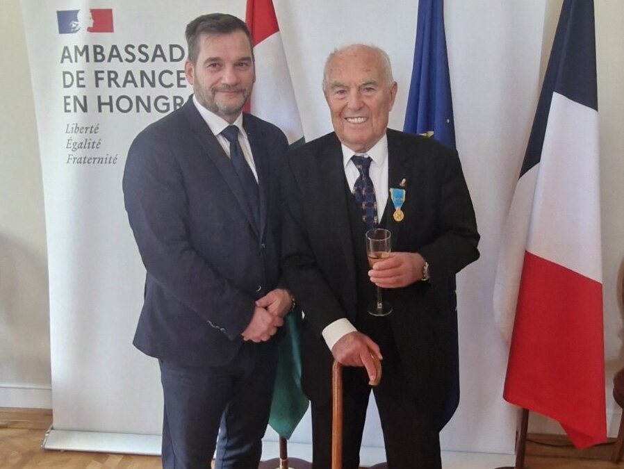 Kamuti Jenő francia kitüntetése