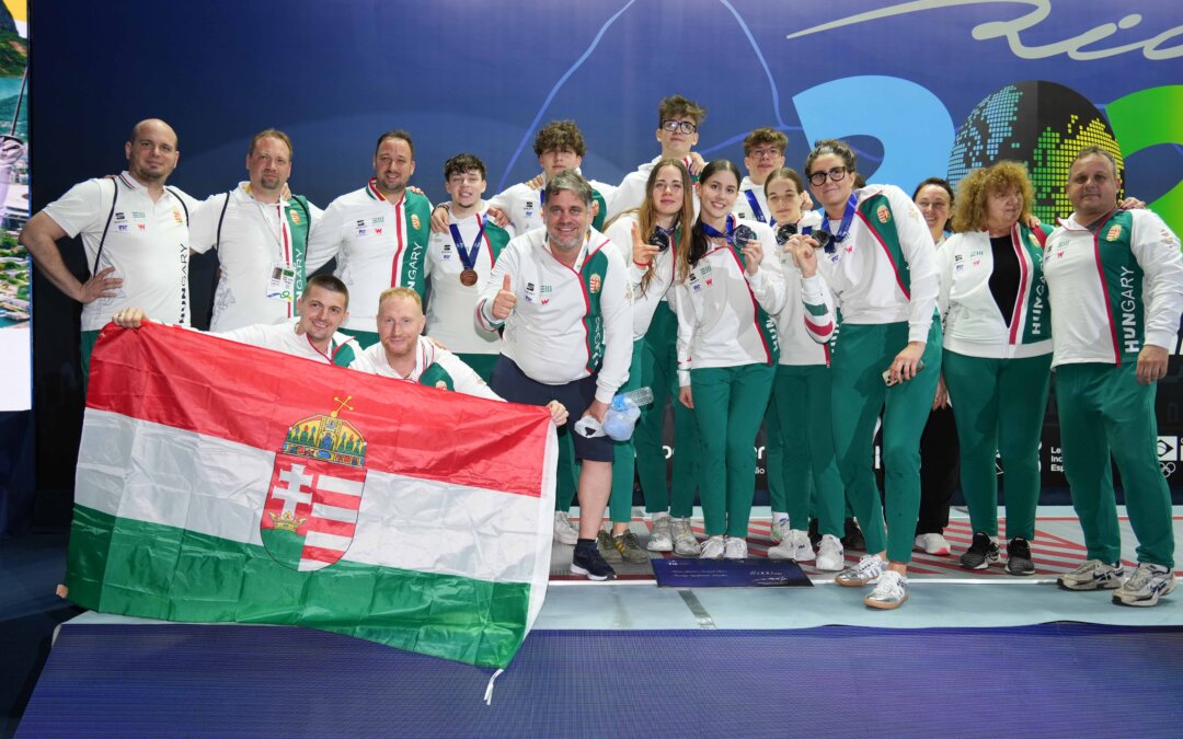 Arannyal felérő ezüst és bronz